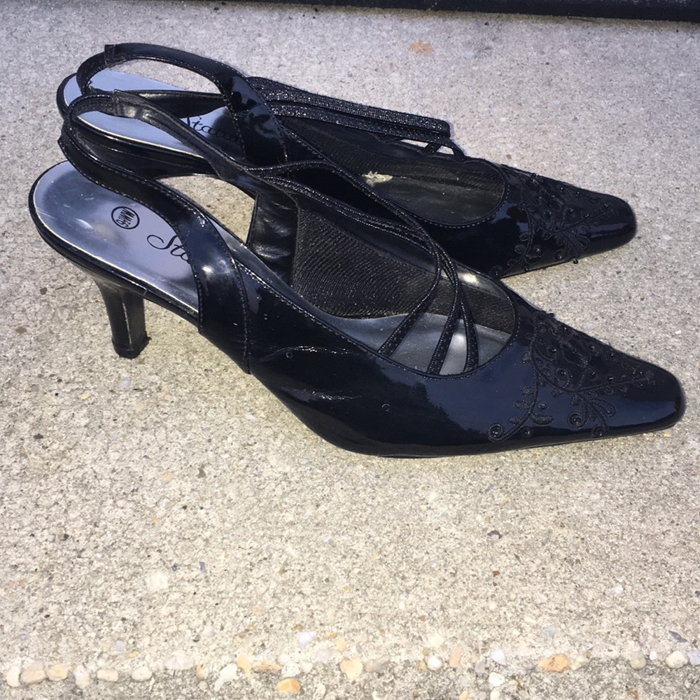 Shoes - Picture 3 of 8